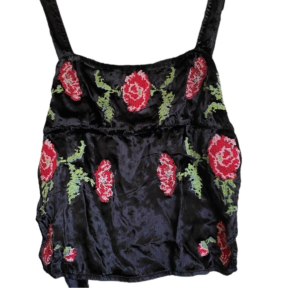 Kimchi Blue Jana Velvet Needlepoint Style Rose Backless With Tie Thick Strap Top - Picture 1 of 11